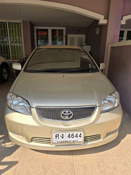 รถ Toyota Vios 1.5 S สี น้ำตาล