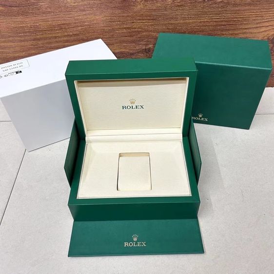 กล่องนาฬิกาปี2025 กล่องนอกมีตำหนิตามภาพ รูปที่ 4