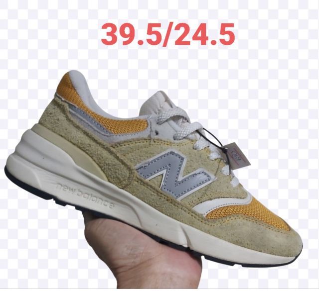 💢New Balance 997R รองเท้าผ้าใบมือสอง ไซส์ 39.5 สภาพสวย