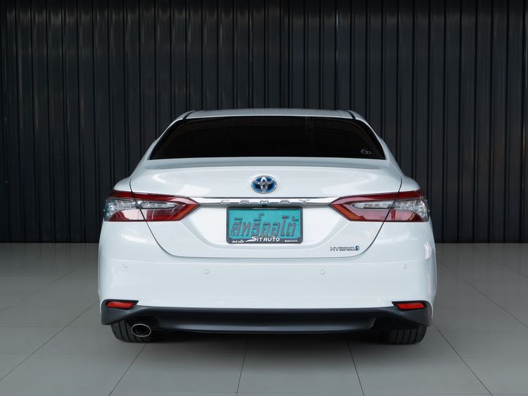 Toyota Camry 2023 2.5 HEV Premium Luxury Sedan ไฮบริด ไม่ติดแก๊ส เกียร์อัตโนมัติ ขาว รูปที่ 3