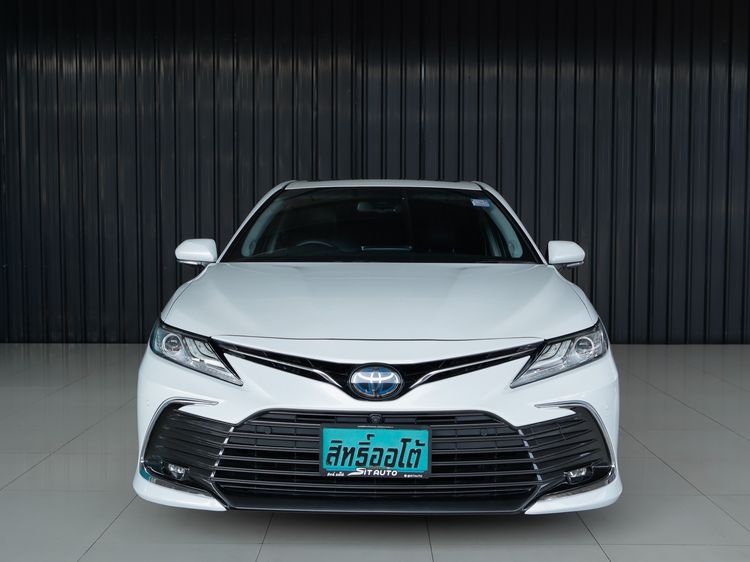 Toyota Camry 2023 2.5 HEV Premium Luxury Sedan ไฮบริด ไม่ติดแก๊ส เกียร์อัตโนมัติ ขาว รูปที่ 2
