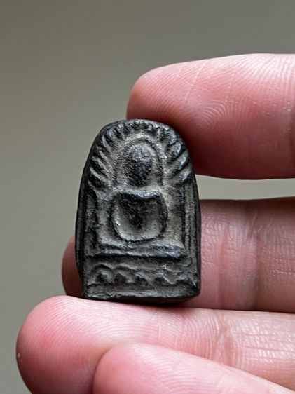 พระซุ้มกอ พิมพ์ใหญ่ กรุลานดอกไม้