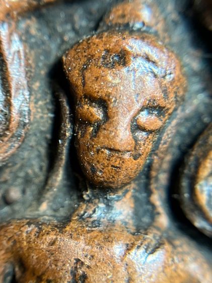 พระขุนแผนพิมพ์สองหน้า เนื้อดิน รูปที่ 8