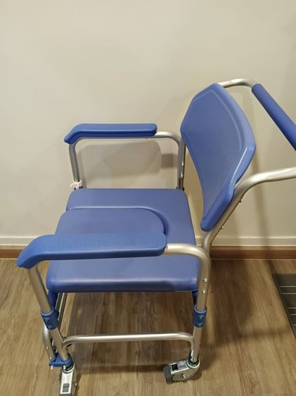 เก้าอี้ผู้สูงอายุ อาบน้ำ ล้อเลื่อน รูปที่ 3