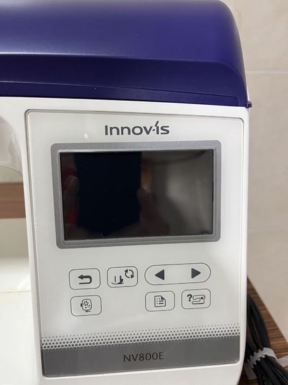 จักรปัก Brother E800 สภาพ 99 สวยเต็มร้อยของใหม่เพียงแต่ไม่ค่อยได้ใช้ ซื้อจากศูนย์ถ้าต้องการสอบถามรายละเอียดเกี่ยวกับการใช้ เข้าศูนย์ภามได้ รูปที่ 4