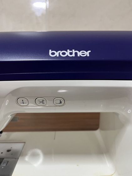 จักรปัก Brother E800 สภาพ 99 สวยเต็มร้อยของใหม่เพียงแต่ไม่ค่อยได้ใช้ ซื้อจากศูนย์ถ้าต้องการสอบถามรายละเอียดเกี่ยวกับการใช้ เข้าศูนย์ภามได้ รูปที่ 5