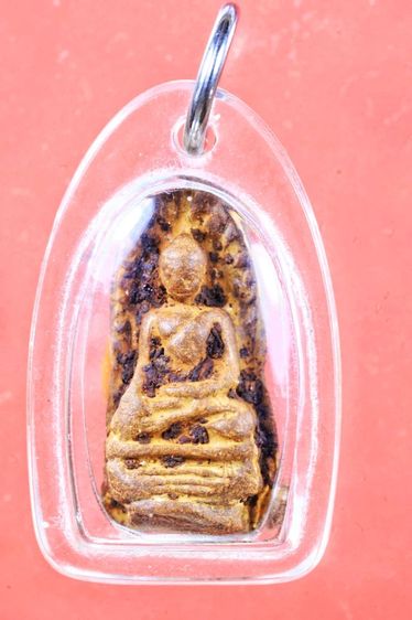 พระรอดเนื้อดินวัดอุโมงค์ ลำพูน