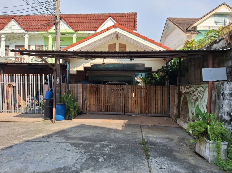 มีบางส่วน ทาวน์เฮ้าส์ 2 ชั้น 26 ตร.ว. หลังริม หมู่บ้านรินทร์ทอง รามคำแหง190 ตรงข้ามโลตัสสุขาภิบาล3 รูปที่ 2