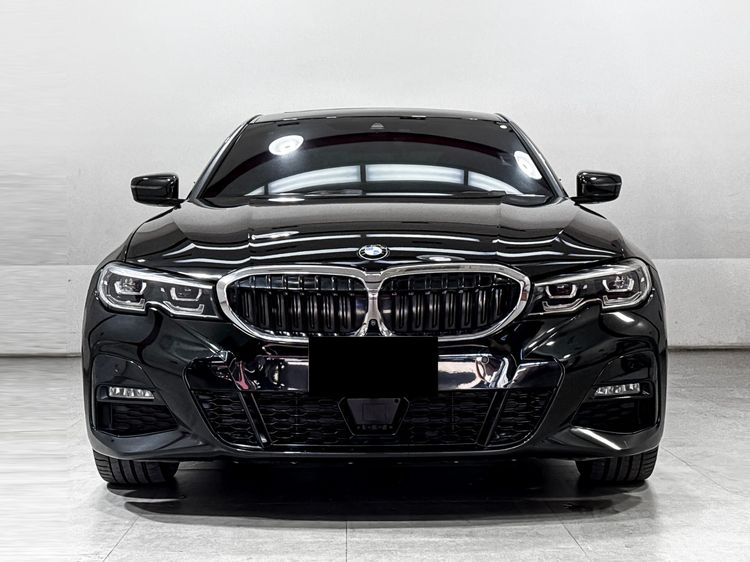 BMW Series 3 2021 330e Sedan ปลั๊กอินไฮบริด (PHEV) เกียร์อัตโนมัติ ดำ รูปที่ 2