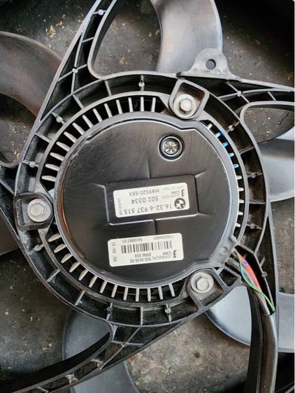 พัดลมไฟฟ้าหม้อน้ำ BMW E90 E60 E84 X1 รูปที่ 3