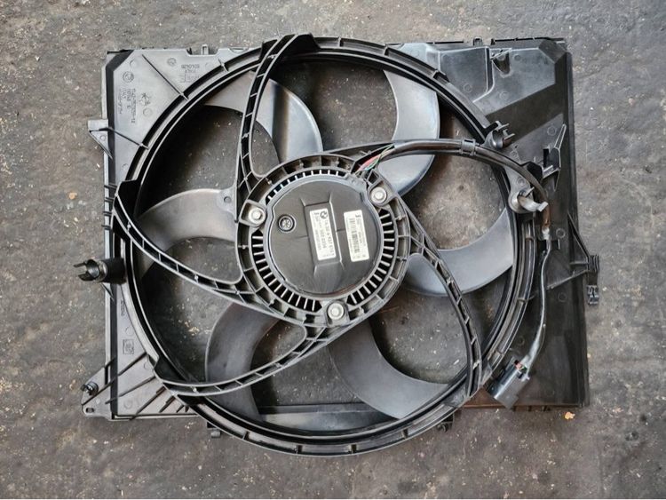 พัดลมไฟฟ้าหม้อน้ำ BMW E90 E60 E84 X1 รูปที่ 5