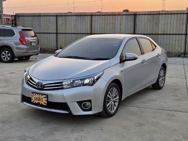 รถ Toyota Altis 1.8 V สี บรอนซ์เงิน