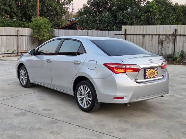 Toyota Altis 2014 1.8 V Sedan เบนซิน ไม่ติดแก๊ส เกียร์อัตโนมัติ บรอนซ์เงิน รูปที่ 4