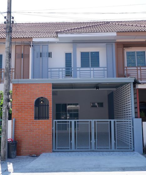 ทาวโฮมไซส์ใหญ่