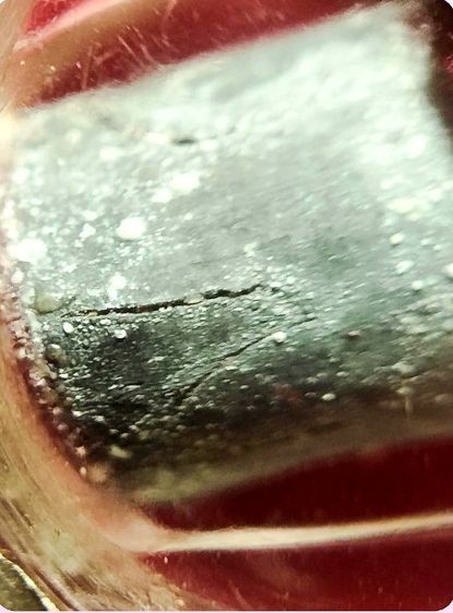 ตะกรุดหลวงปู่บญวัดกลางบางแก้ว เนื้อตะกั่วนํานม ไขขึ้นเป็นเม็ด เป็นเม็ดสีาว รูปที่ 4