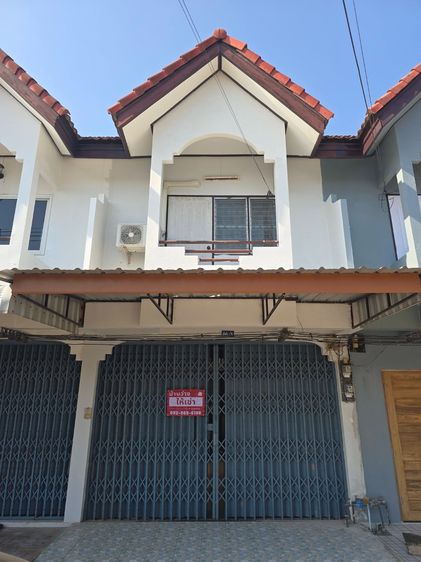 อื่นๆ มีบางส่วน สร้างเสร็จก่อน 2010 ขายด่วนรีโนเวทใหม่ทั้งหลัง "ทาวน์เฮ้าส์ 2 ชั้น 