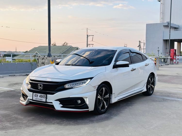 รถ Honda Civic 1.5 Turbo RS สี ขาว
