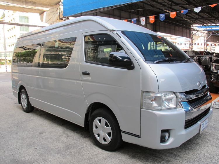 Toyota Commuter 2019 3.0 Van ดีเซล ไม่ติดแก๊ส เกียร์ธรรมดา บรอนซ์เงิน รูปที่ 2