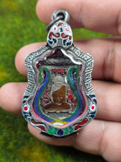 พระเหรียญหลวงปู่เอี่ยมลงยาใส่ตลับสีเงินพร้อมใช้