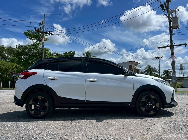 Toyota Yaris 2021 1.2 Sport Premium X Sedan เบนซิน ไม่ติดแก๊ส เกียร์อัตโนมัติ ขาว รูปที่ 4