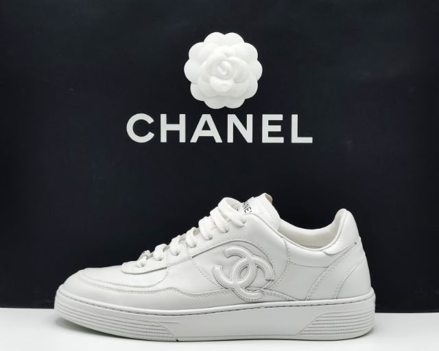 Chanel Calfskin CC Sneakers White
Used Like New