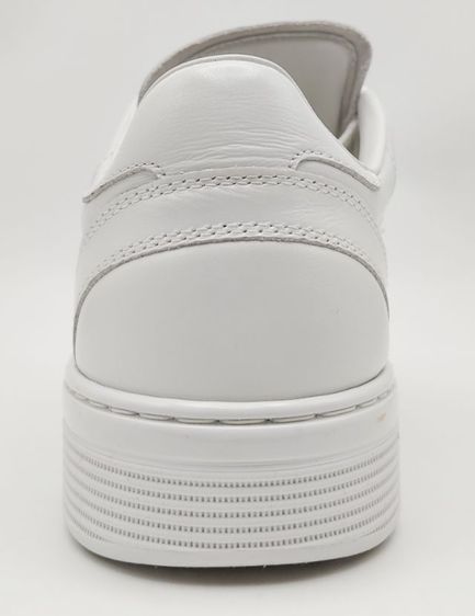 Chanel Calfskin CC Sneakers White
Used Like New รูปที่ 11