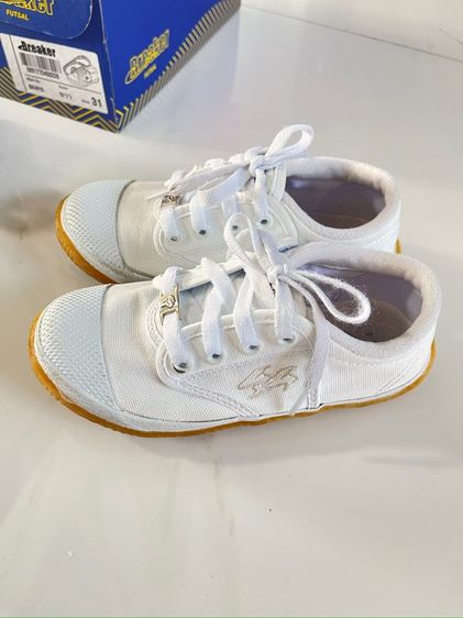 รองเท้านักเรียนและผ้าใบ รูปที่ 7