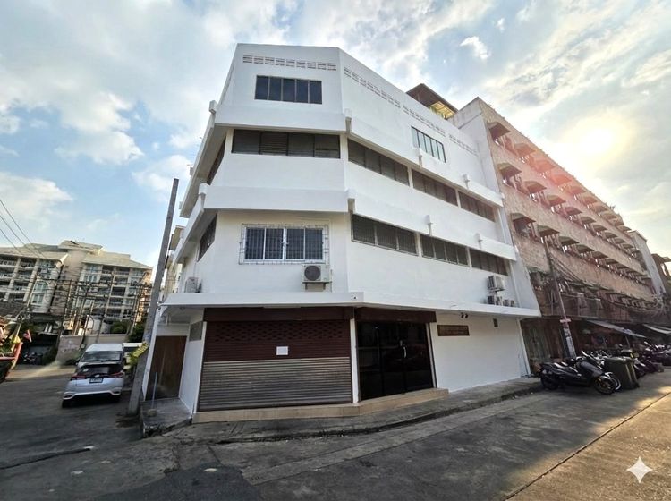 ให้เช่าอาคารพาณิชย์ 4 คูหา 4 ชั้น สาทร–นราธิวาส 14 ทำเลดี ใกล้ BTS ช่องนนทรี สาทร