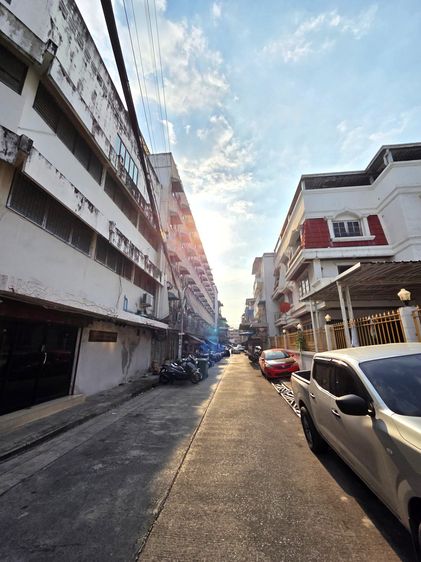 ให้เช่าอาคารพาณิชย์ 4 คูหา 4 ชั้น สาทร–นราธิวาส 14 ทำเลดี ใกล้ BTS ช่องนนทรี สาทร รูปที่ 3