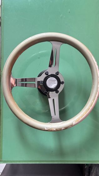 พวงมาลัยรถแต่งญี่ปุ่น