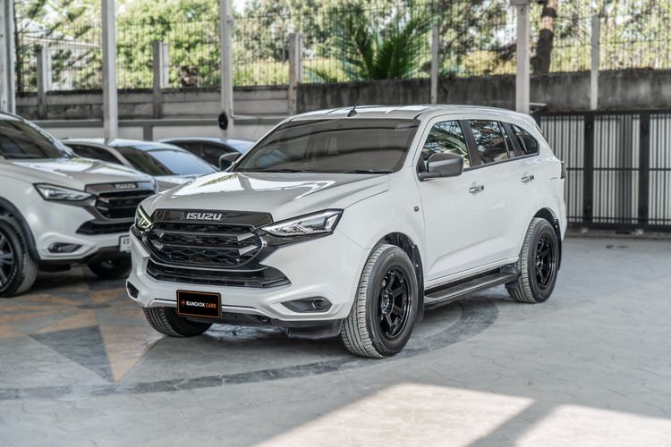รถ Isuzu MU-X 1.9 Active 2WD สี ขาว