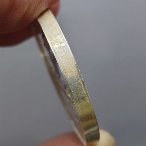 เหรียญเงินรัชกาลที่ 5 หลังพระพุทธอังคีรส วัดราชบพิธๆ ปี 2536 พร้อมกล่องเดิม รูปที่ 6