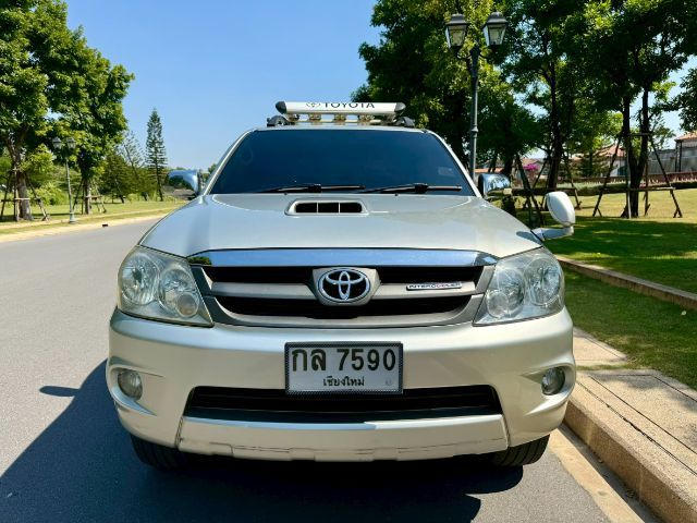 Toyota Fortuner 2006 3.0 G 4WD Utility-car ดีเซล ไม่ติดแก๊ส เกียร์ธรรมดา บรอนซ์เงิน รูปที่ 4