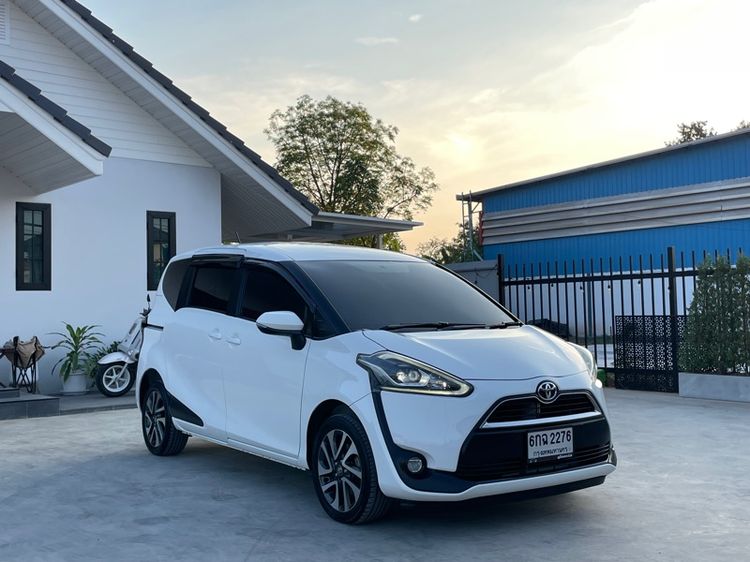 Toyota Sienta 2017 1.5 V Utility-car เบนซิน ไม่ติดแก๊ส เกียร์อัตโนมัติ ขาว รูปที่ 3
