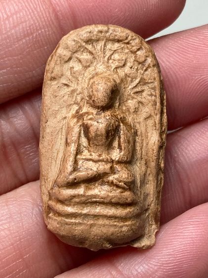 พระคงลำพูนเนื้อดิน