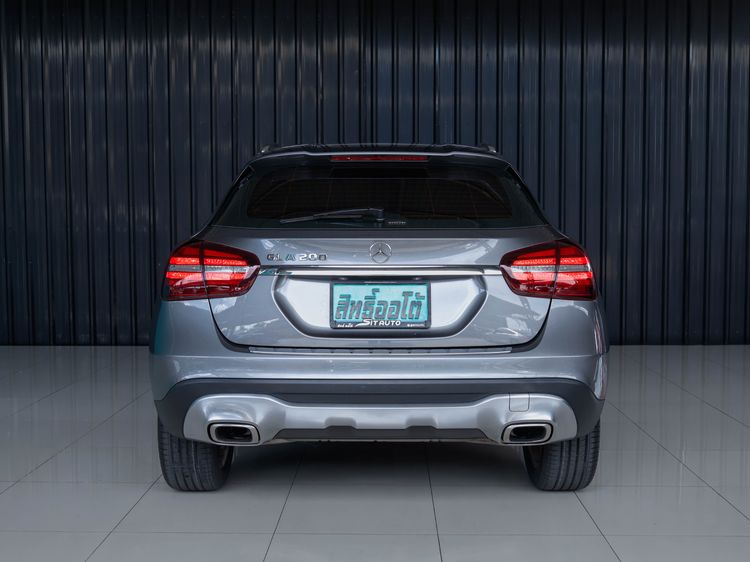 Mercedes-Benz GLA-Class 2018 GLA200 Sedan เบนซิน ไม่ติดแก๊ส เกียร์อัตโนมัติ เทา รูปที่ 3