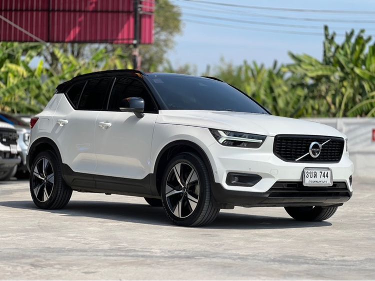 Volvo XC40 2023 Recharge 1.5 T5 R-Design Expression Utility-car ปลั๊กอินไฮบริด (PHEV) ไม่ติดแก๊ส เกียร์อัตโนมัติ ขาว รูปที่ 3