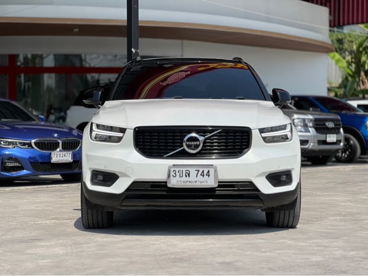 Volvo XC40 2023 Recharge 1.5 T5 R-Design Expression Utility-car ปลั๊กอินไฮบริด (PHEV) ไม่ติดแก๊ส เกียร์อัตโนมัติ ขาว รูปที่ 2