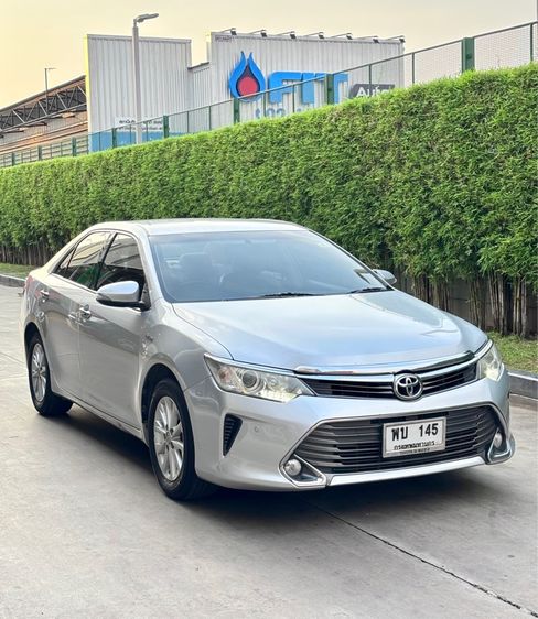 รถ Toyota Camry 2.0 G สี บรอนซ์เงิน
