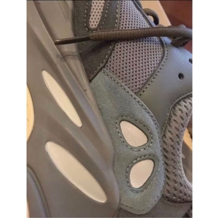 รองเท้าผ้าใบ yeezy boost 700 teal blue ของแท้ ใหม่เอี่ยม รูปที่ 2