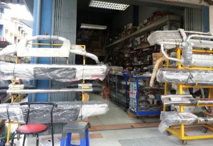 ขายกันชนเสริมและอุปกรณ์ประดับยนต์ทุกชนิดทุกรุ่นของใหม่แกะกล่องขายราคาแบ่งปันขายโล๊ะเลิกกิจการ