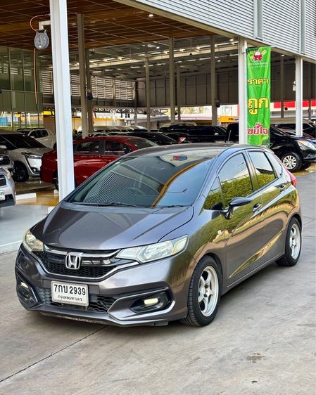 Honda Jazz 2018 1.5 V Sedan เบนซิน ไม่ติดแก๊ส เกียร์อัตโนมัติ เทา รูปที่ 2