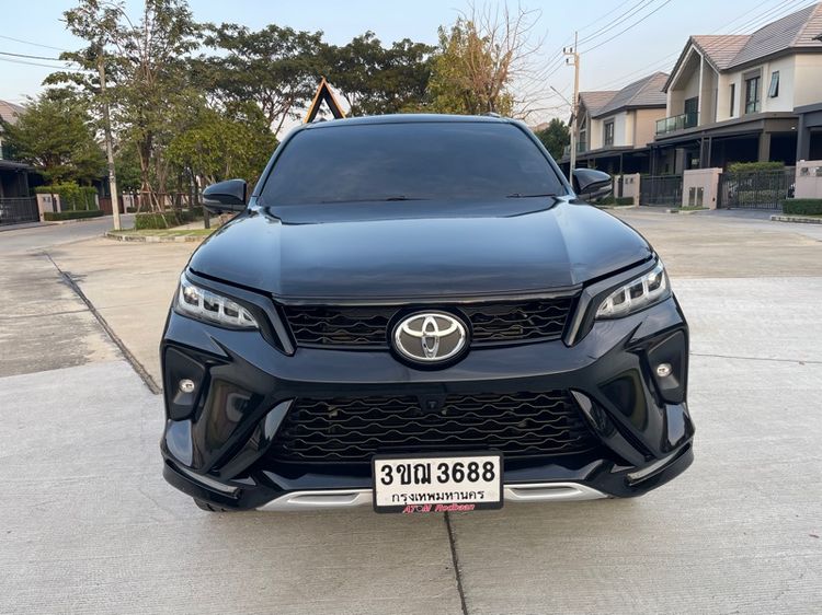 Toyota Fortuner 2022 2.4 Legender Utility-car ดีเซล ไม่ติดแก๊ส เกียร์อัตโนมัติ ดำ รูปที่ 2