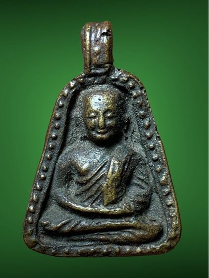 หลวงพ่อเงินเก่าครับ