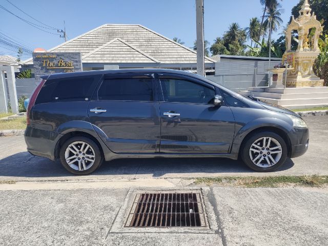 รถ Mitsubishi Space Wagon 2.4 GT สี เทา