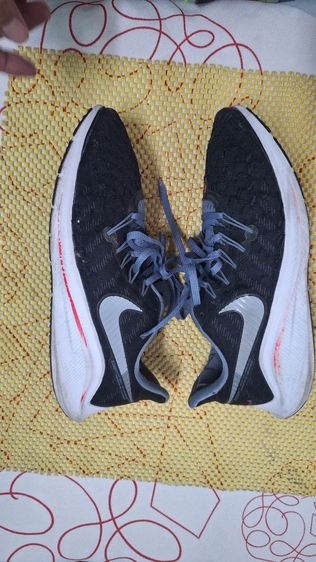 รองเท้าผ้าใบ Nike รูปที่ 3
