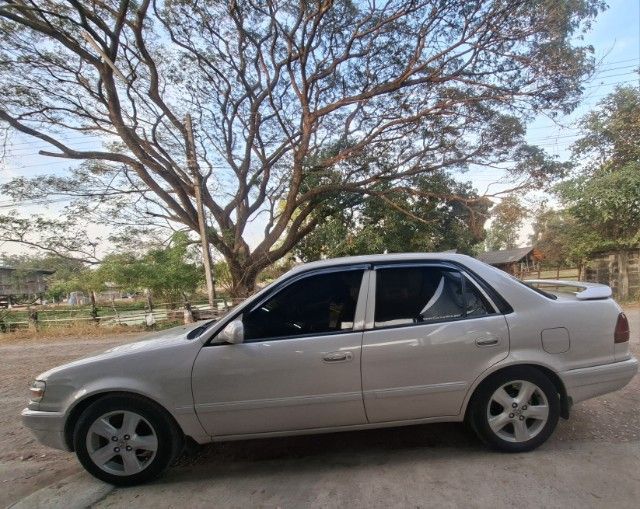 Toyota Corolla 1998 1.5 GXi Sedan เบนซิน ไม่ติดแก๊ส เกียร์อัตโนมัติ ขาว รูปที่ 4