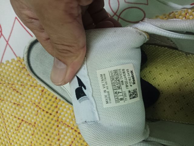 รองเท้าผ้าใบ Reebok รูปที่ 9