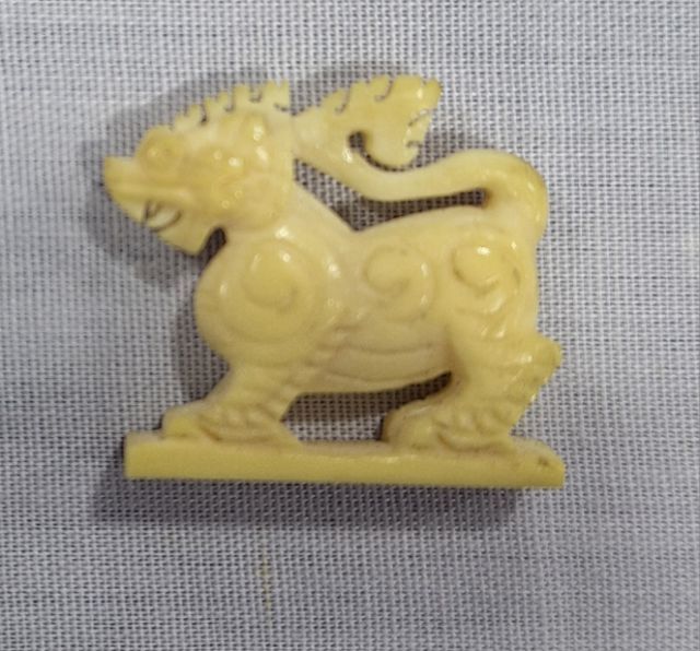 สิงห์แกะหลวงพ่อเดิมหัวมังกรขนาด 2 cm