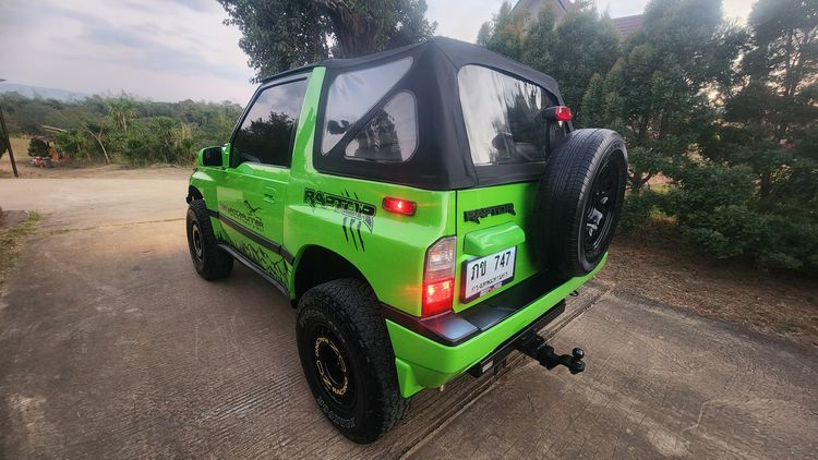 รถ Suzuki Vitara 1.6 4WD สี เขียว